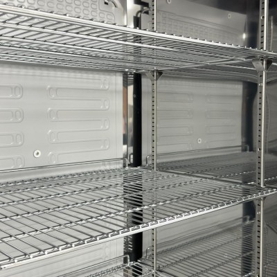 TEFCOLD UF 600 SS Mrazicí skříň s plnými dveřmi, nerez