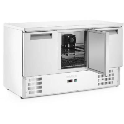 Třídveřový chladicí stůl s pracovní deskou a podstavcem, Arktic, 219L, 230V/152W, 700x1365x(H)855mm